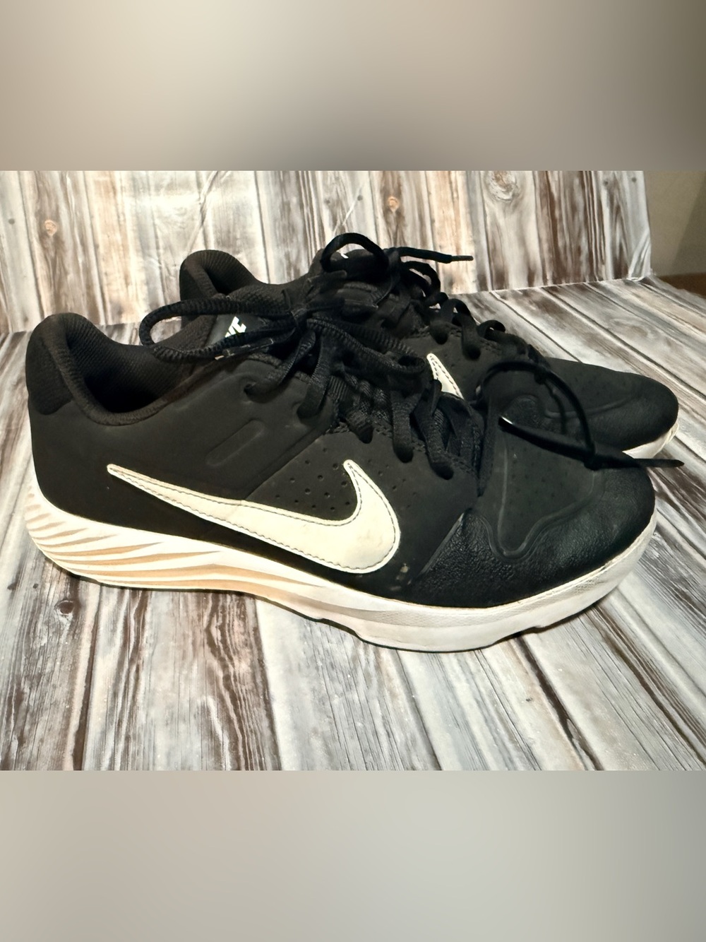 These are Nike Alpha Huarache Varsity Turf shoes, size 6Y